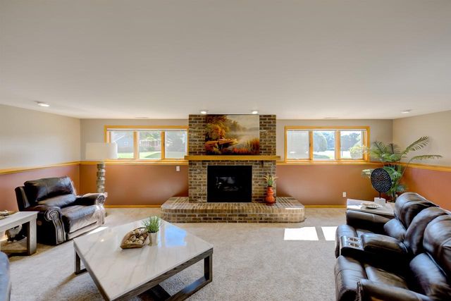 3129 HONEY CREEK COURT, Oshkosh, WI 54904