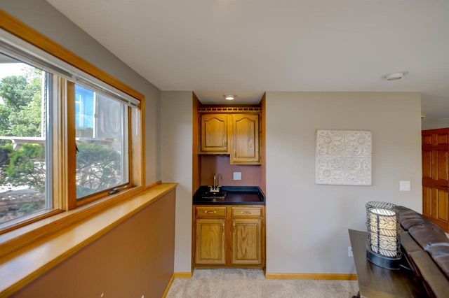 3129 HONEY CREEK COURT, Oshkosh, WI 54904