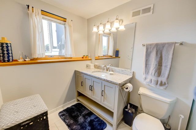 3129 HONEY CREEK COURT, Oshkosh, WI 54904