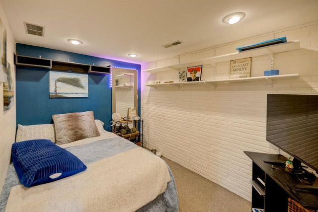 3129 HONEY CREEK COURT, Oshkosh, WI 54904