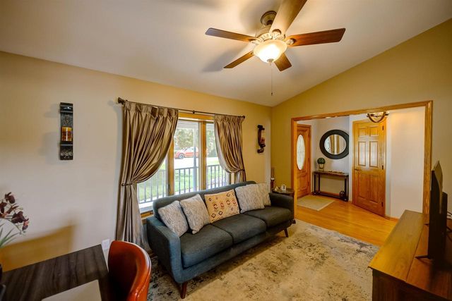 3129 HONEY CREEK COURT, Oshkosh, WI 54904