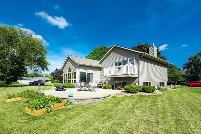 3129 HONEY CREEK COURT, Oshkosh, WI 54904