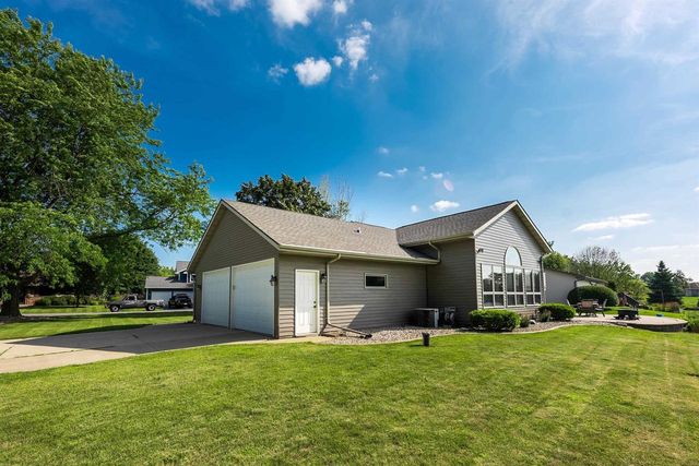 3129 HONEY CREEK COURT, Oshkosh, WI 54904