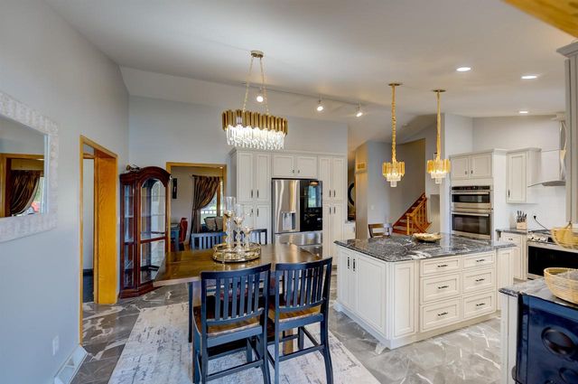 3129 HONEY CREEK COURT, Oshkosh, WI 54904