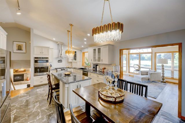 3129 HONEY CREEK COURT, Oshkosh, WI 54904