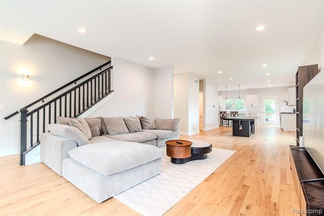 123 Mason Court 2, Royal Oak, MI 48067