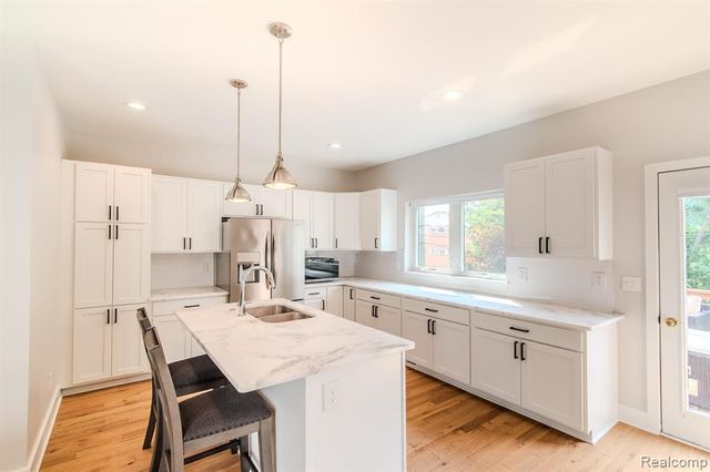123 Mason Court 2, Royal Oak, MI 48067