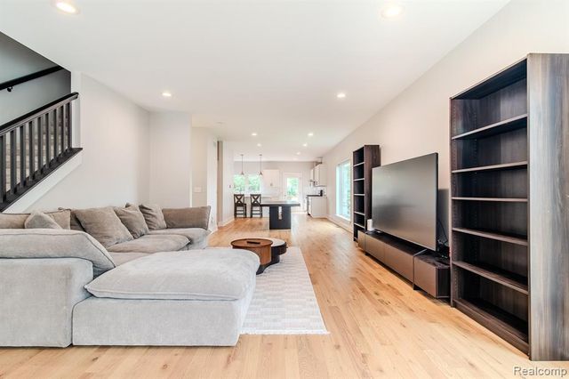 123 Mason Court 2, Royal Oak, MI 48067