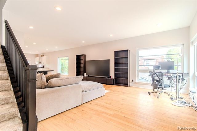 123 Mason Court 2, Royal Oak, MI 48067