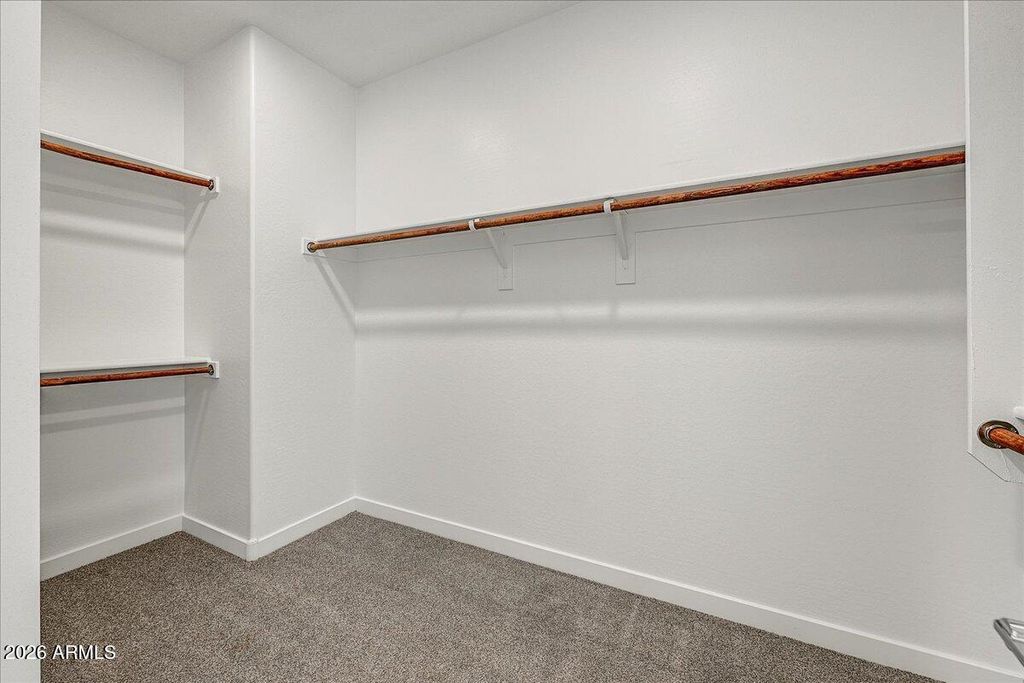 Image 11 of property listing at 1642 W MONTE Way, Phoenix, AZ 85041