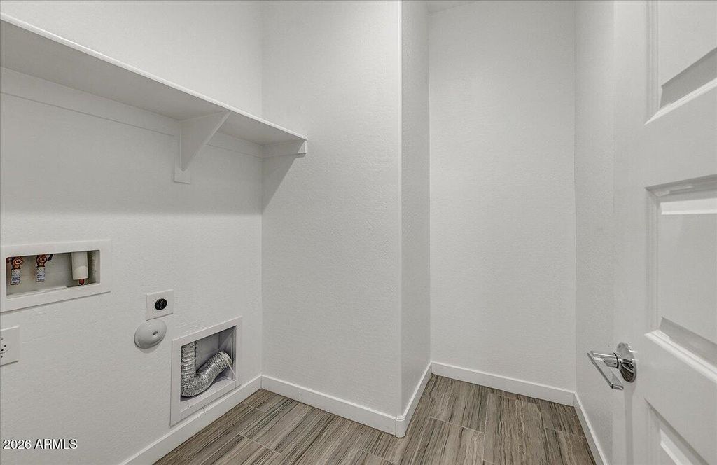 Image 14 of property listing at 1642 W MONTE Way, Phoenix, AZ 85041