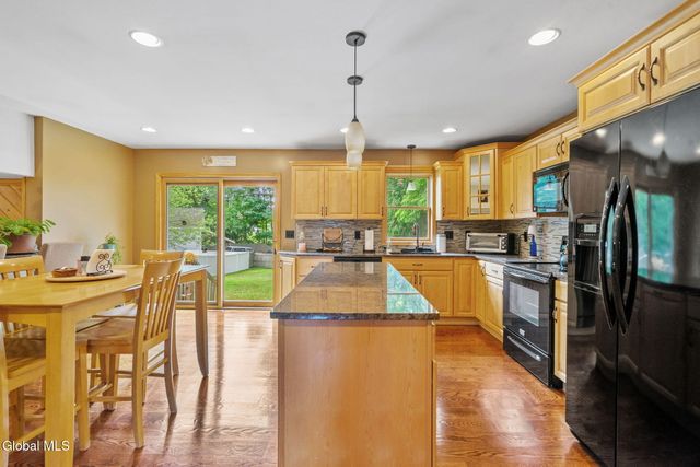 145 Sylvia Ln Lane, Rotterdam, NY 12306