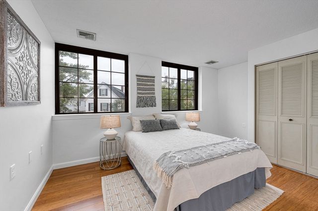 1 Prescott St 206, Boston, MA 02128