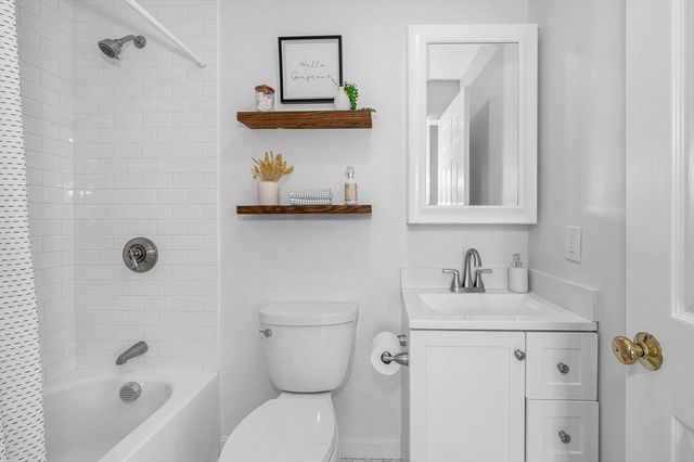 1 Prescott St 206, Boston, MA 02128