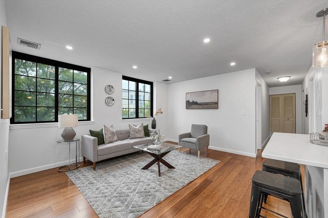 1 Prescott St 206, Boston, MA 02128