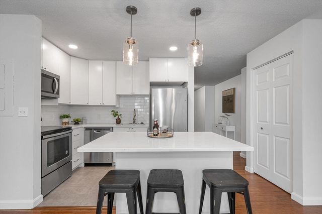 1 Prescott St 206, Boston, MA 02128