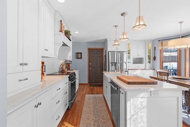 2626 SHORE RIDGE COURT, Green Bay, WI 54311