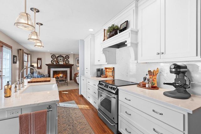 2626 SHORE RIDGE COURT, Green Bay, WI 54311