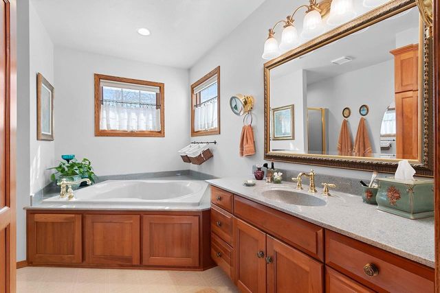 2626 SHORE RIDGE COURT, Green Bay, WI 54311