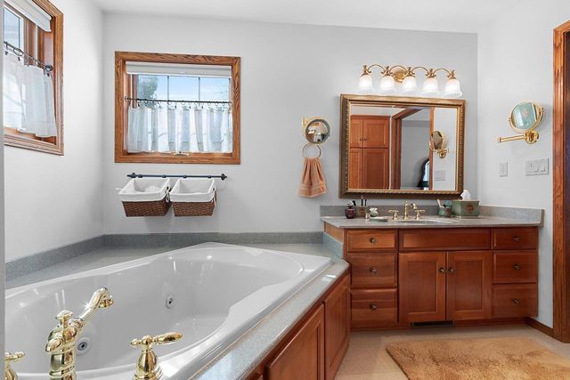 2626 SHORE RIDGE COURT, Green Bay, WI 54311