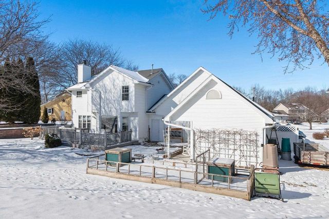 2626 SHORE RIDGE COURT, Green Bay, WI 54311