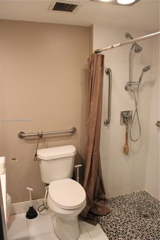 4200 Hillcrest Dr 820, Hollywood, FL 33021