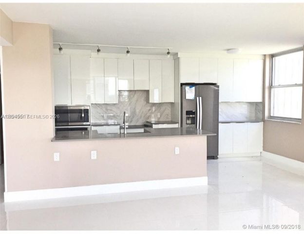 4200 Hillcrest Dr 820, Hollywood, FL 33021