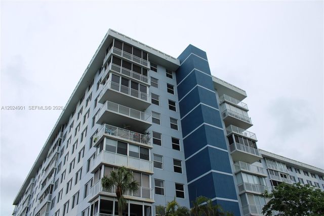 4200 Hillcrest Dr 820, Hollywood, FL 33021