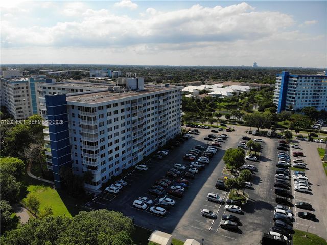 4200 Hillcrest Dr 820, Hollywood, FL 33021