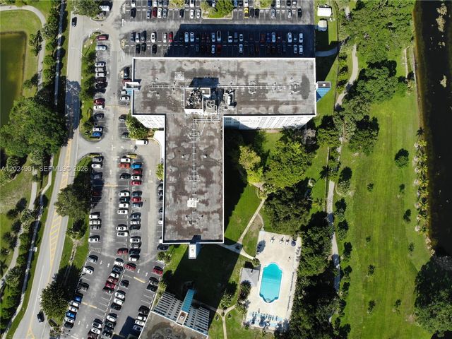 4200 Hillcrest Dr 820, Hollywood, FL 33021