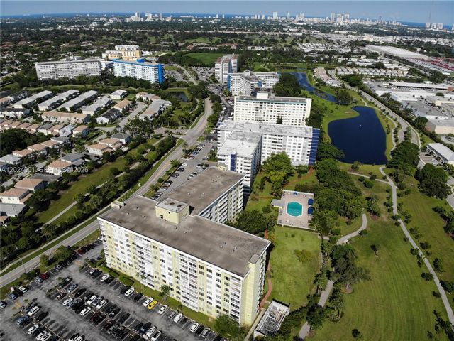4200 Hillcrest Dr 820, Hollywood, FL 33021
