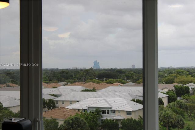 4200 Hillcrest Dr 820, Hollywood, FL 33021