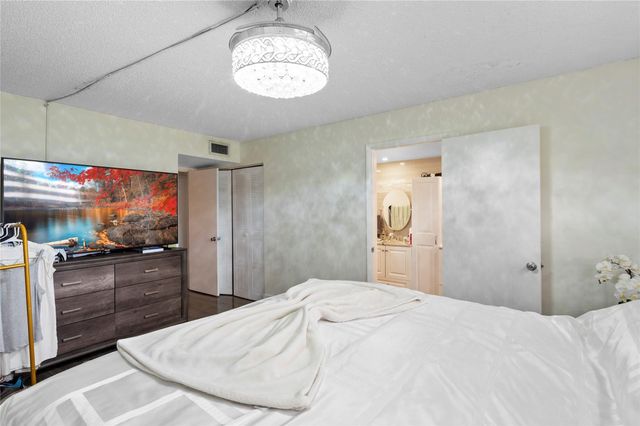 9300 SW 8th Street 102, Boca Raton, FL 33428