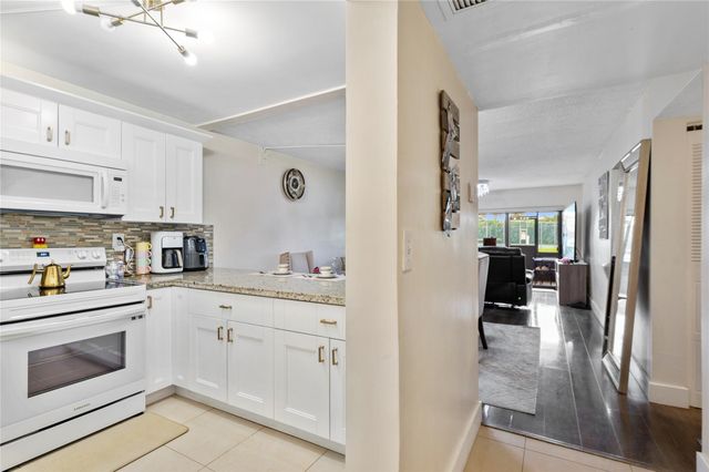 9300 SW 8th Street 102, Boca Raton, FL 33428