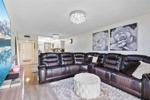 9300 SW 8th Street 102, Boca Raton, FL 33428