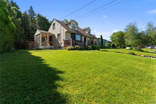 219 Crestwood Drive, Camillus, NY 13031