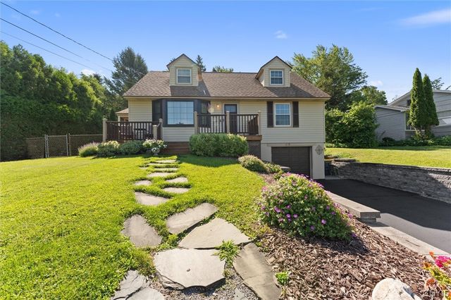 219 Crestwood Drive, Camillus, NY 13031