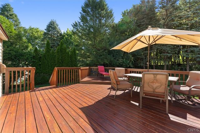 219 Crestwood Drive, Camillus, NY 13031