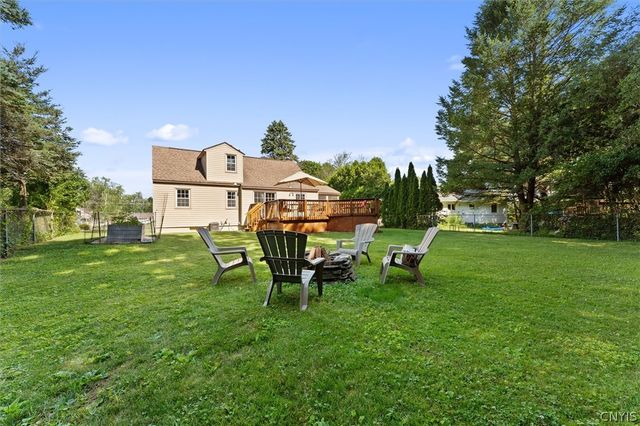 219 Crestwood Drive, Camillus, NY 13031