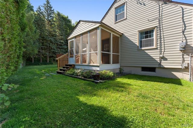 219 Crestwood Drive, Camillus, NY 13031