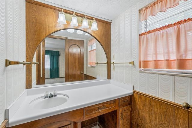 8328 NW 25th Street, Bethany, OK 73008
