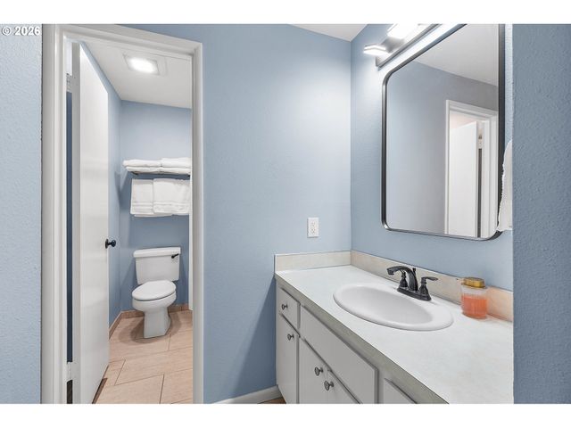 225 CERVANTES, Lake Oswego, OR 97035