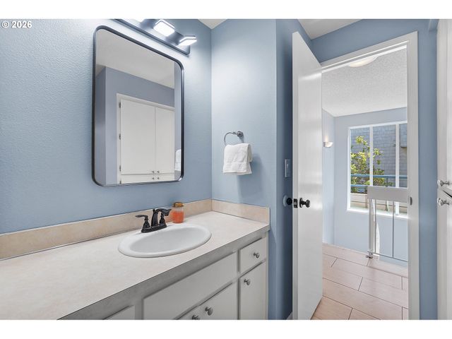 225 CERVANTES, Lake Oswego, OR 97035