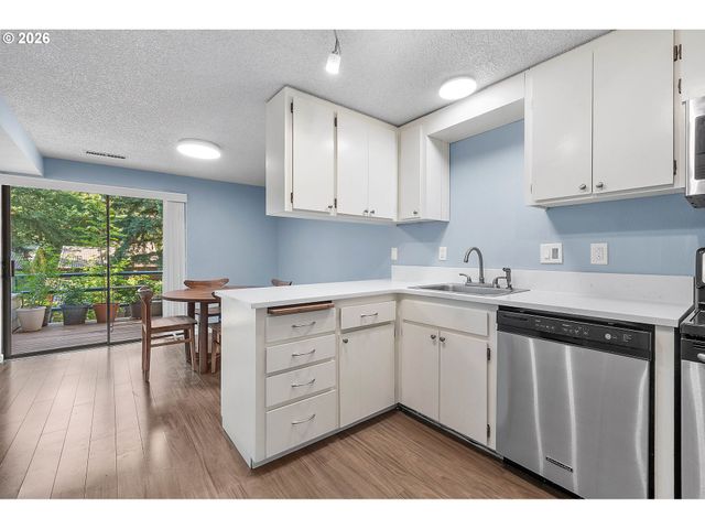 225 CERVANTES, Lake Oswego, OR 97035