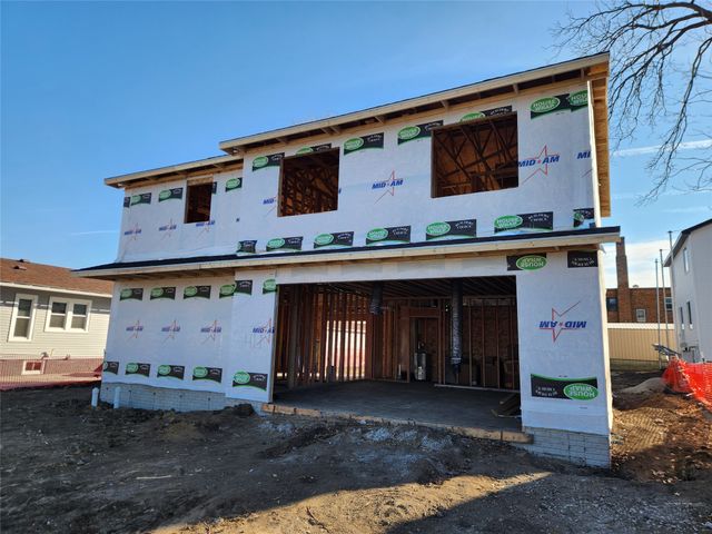 411 N 3rd Avenue E, Newton, IA 50208