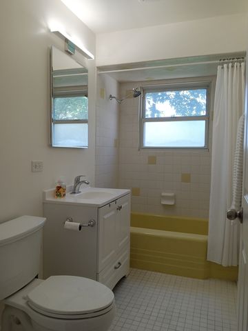 319 Park Drive, Northbrook, IL 60062