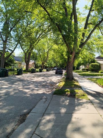 319 Park Drive, Northbrook, IL 60062