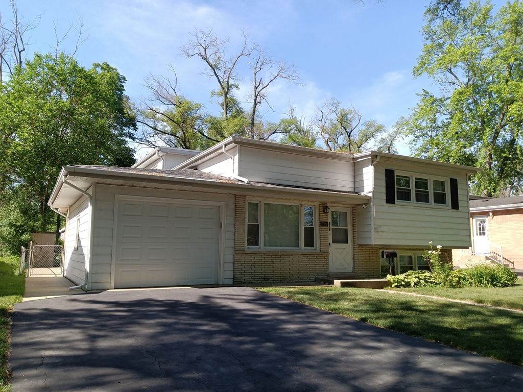 319 Park Drive, Northbrook, IL 60062