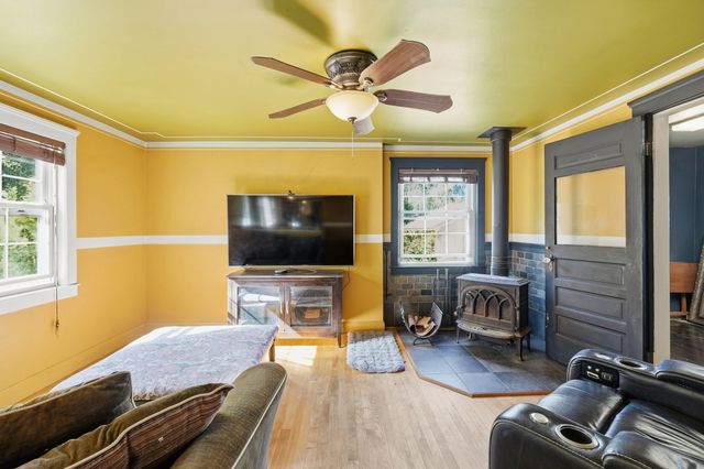 9 Waters St, Millbury, MA 01527
