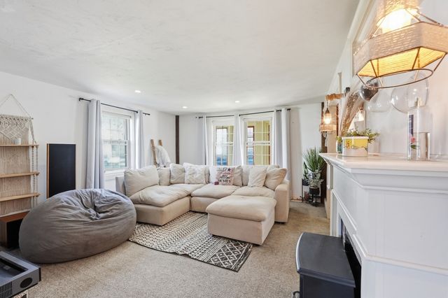 9 Waters St, Millbury, MA 01527